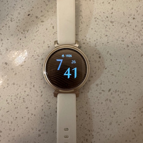 Garmin Lily 2 - Picture 1 of 4